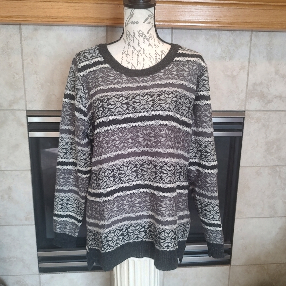 Ruff Hewn XL Sweater Gray Patterned Snowflake Wool Blend